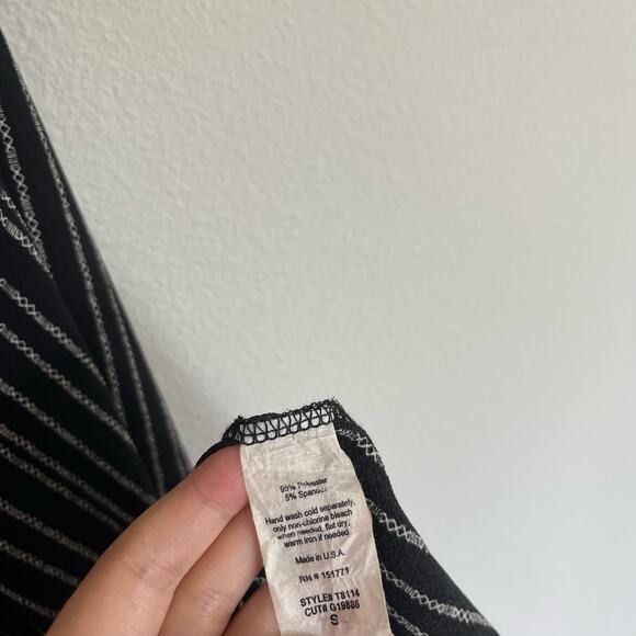 GILLI Black White Striped Open Front Kimono Duster (Small) - Picture 8 of 8